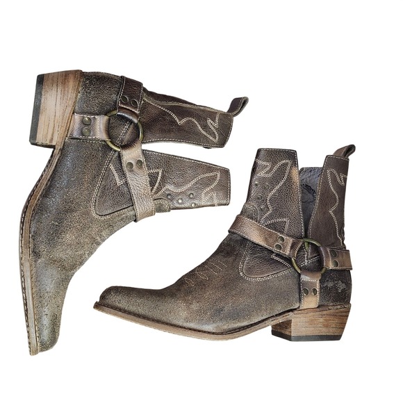 Bedstu Canada Western distressed leather v-cut ankle harness women's boots Sz 8 - Picture 6 of 13